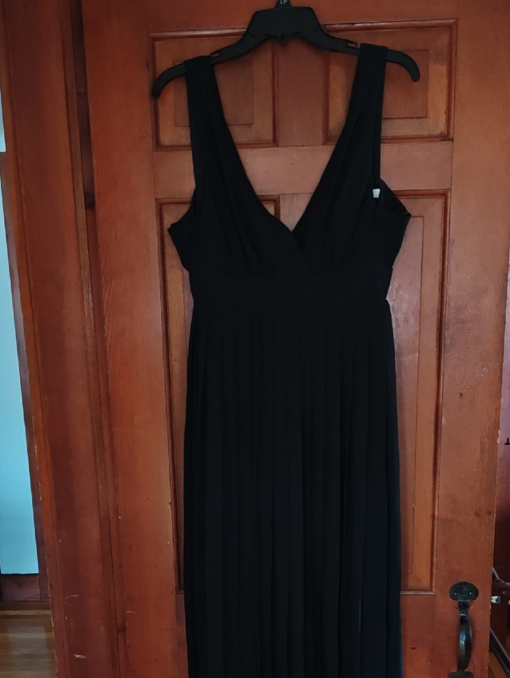 BCBG Black V-Neck Pleated Maxi Dress NWT